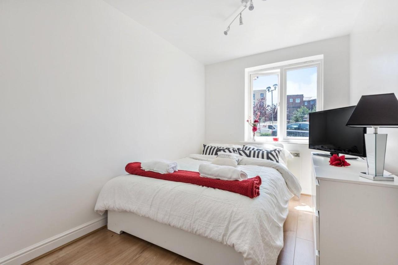Appartement 2 Bed Flat, Dedicated Workspace, Parking, 4ktv Londres